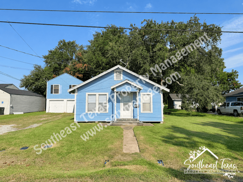 Groves House: 6129 Howe Street