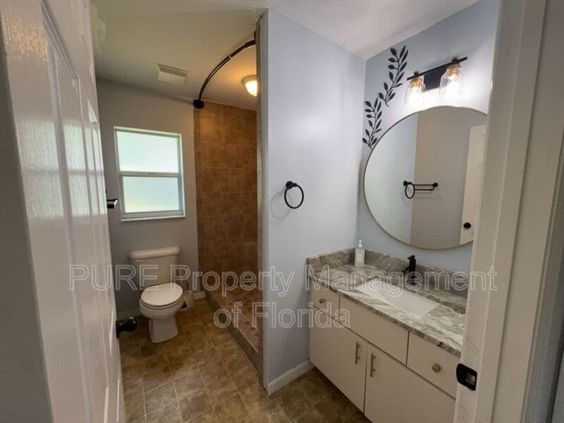 Ocala House: 645 NW 65th St