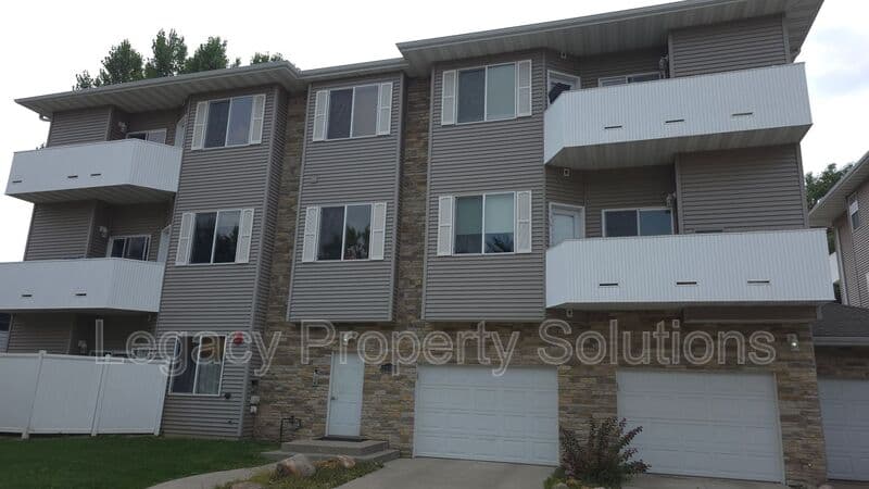 Bismarck House: 1200 W Owens Ave