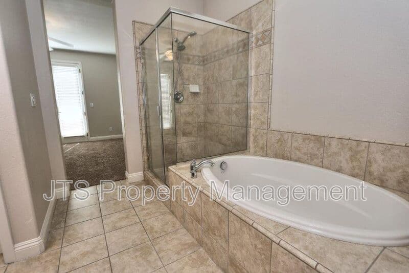 Sacramento House: 5424 Washoe Street
