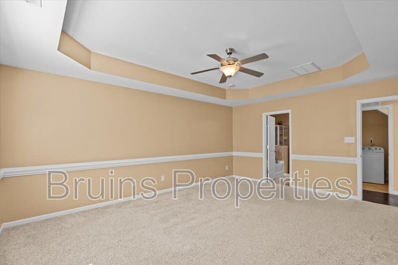 High Point House: 1814 Castle Gate Court