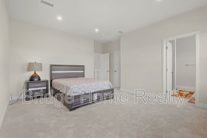 Jeannette House: 6003 Lampl Lane