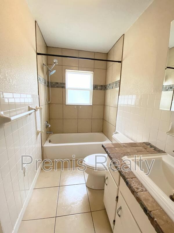 Clearwater House: 1416 Druid Road