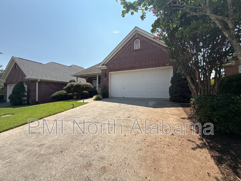 Madison House: 134 Canterbury Drive