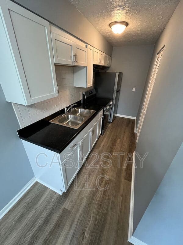 Radcliff Condo: 383 Redmar Blvd