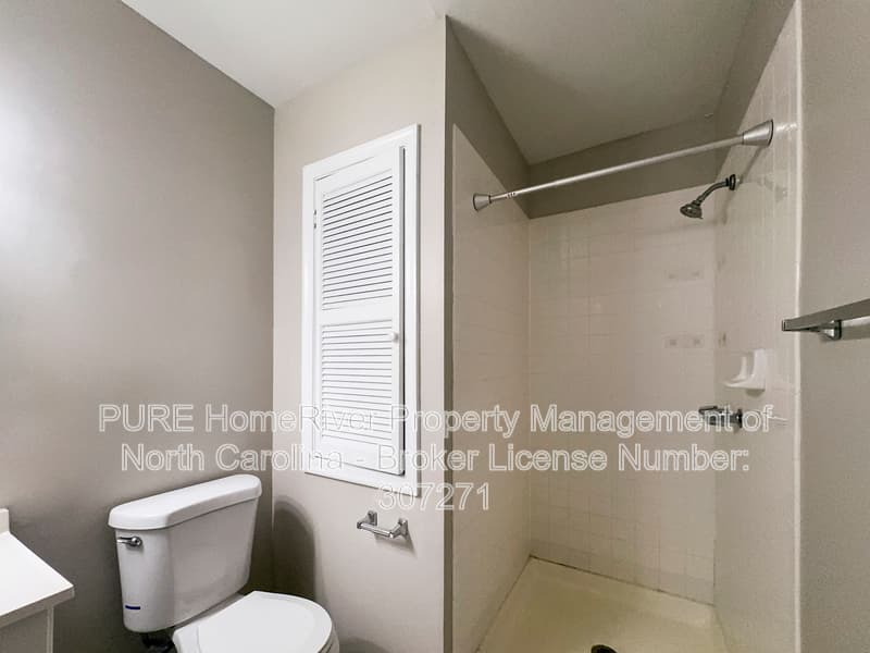Greensboro House: 5403 Amberhill Dr