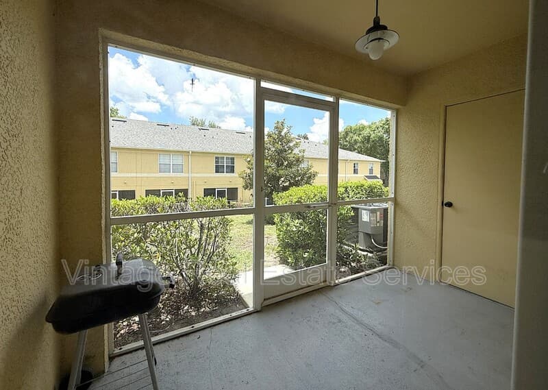 Valrico House: 254 Castlekeeper Pl