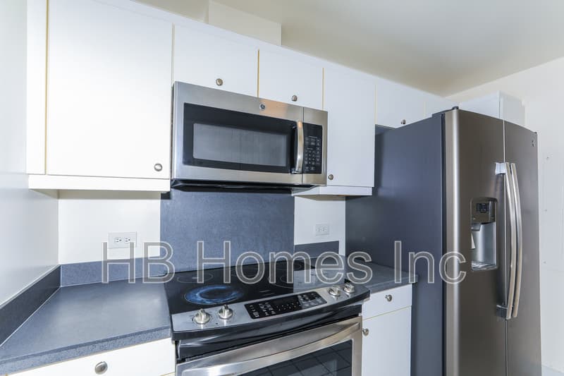 Honolulu Condo: 725 Kapiolani Boulevard #2402 - 1