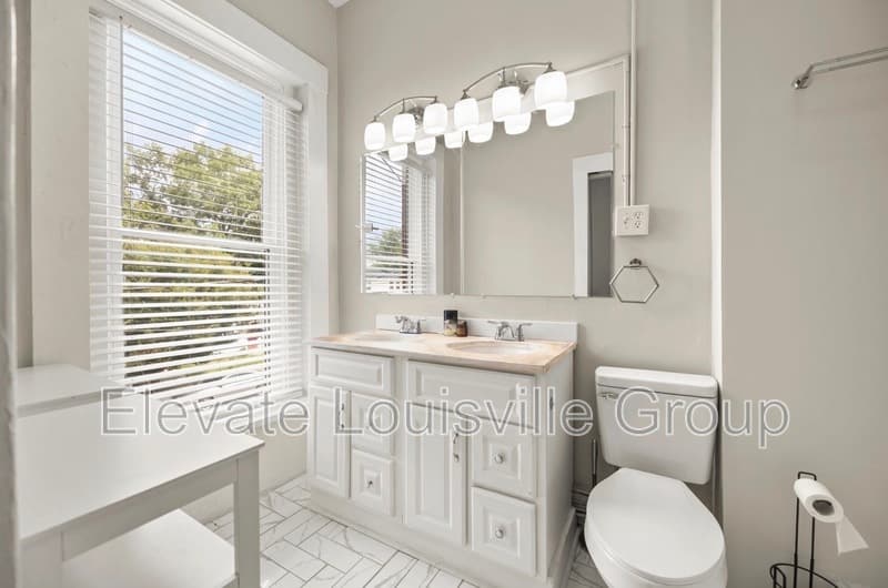 Louisville Condo: 914 East Muhammad Ali Boulevard - 2F