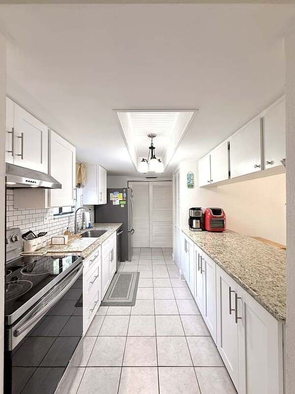 Temple Terrace Townhome: 8645 Lake Isle Drive - 1