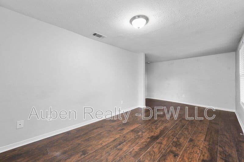 Denton Condo: 521 Ruth Street