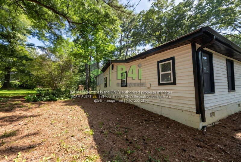 Thomaston House: 1205 Spring Street