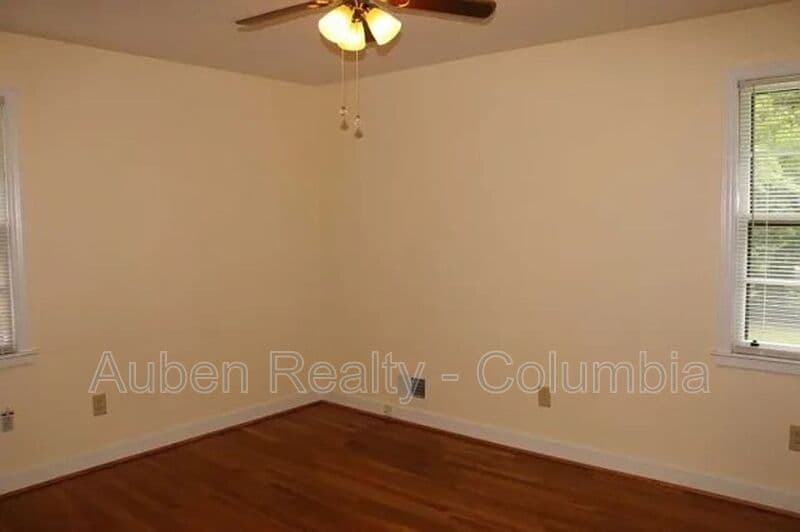 Columbia House: 949 Howard St