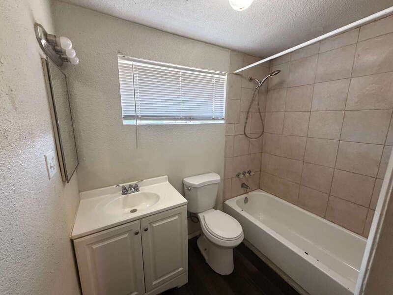 Casa Grande Apartment: 523 West 12th Street