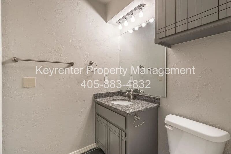 Oklahoma City Condo: 9016 - 9020 N Rockwell Dr