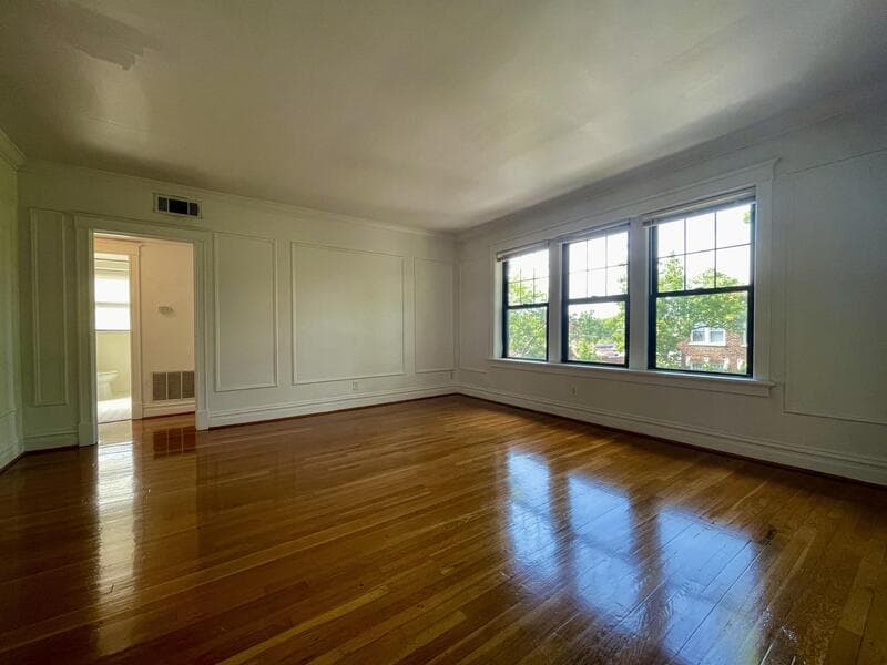 St Louis Condo: 6332 North Rosebury Avenue 1W