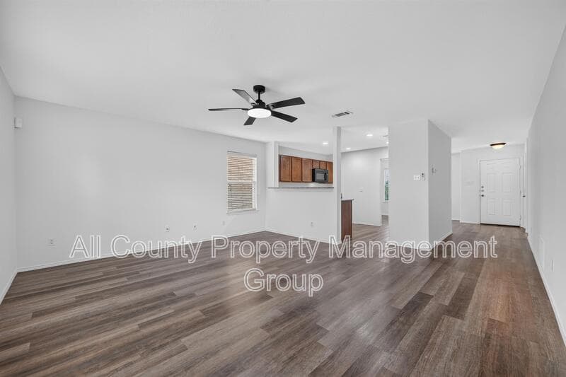 Fort Worth House: 320 Chalkstone Drive