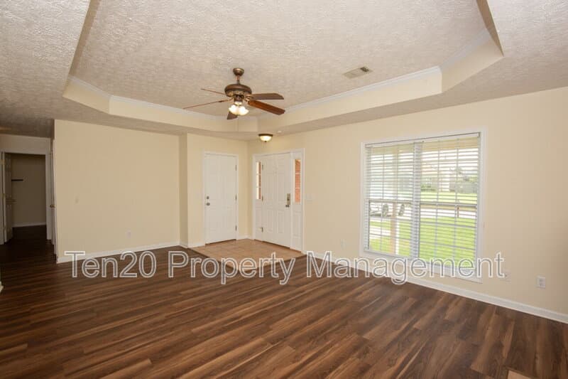 Columbus House: 9021 Sonoma Point Dr