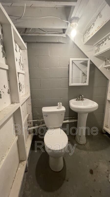 Pittsburgh House: 63 West Bellecrest Avenue