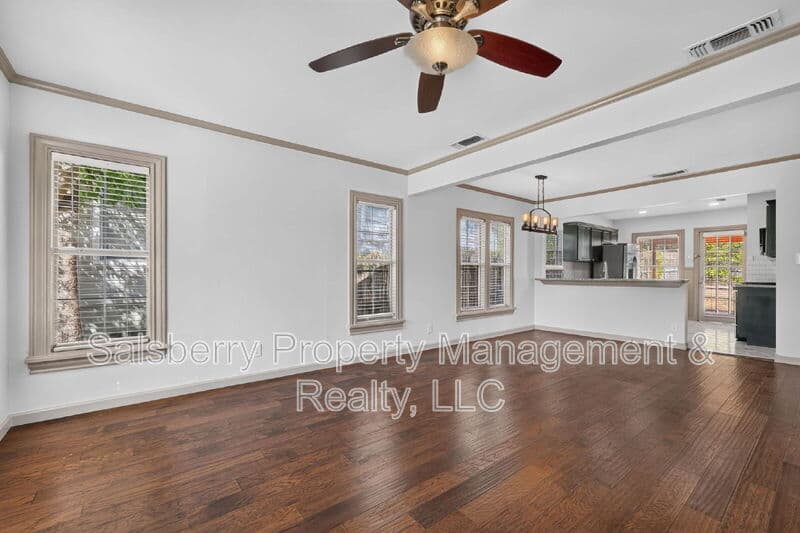Fort Worth House: 3824 Collinwood Avenue