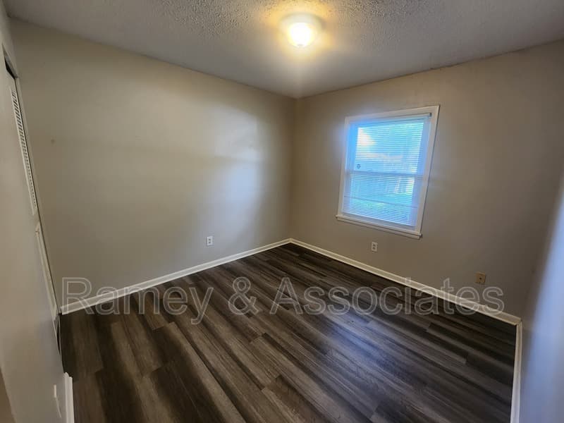 Louisville House: 5403 Bramble