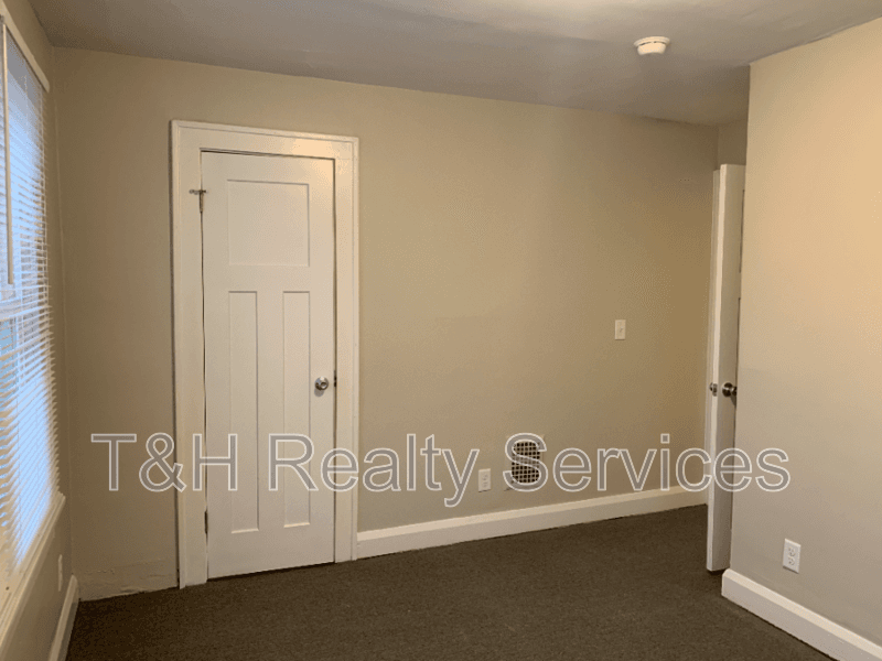 Indianapolis Condo: 4728 North College Avenue