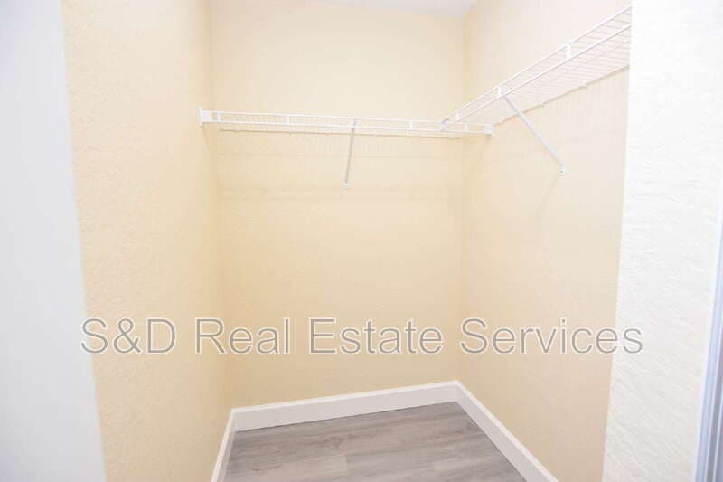 Lakeland Condo: 1111 Mercury Dr E