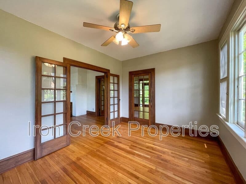 Asheville House: 117 Furman Avenue