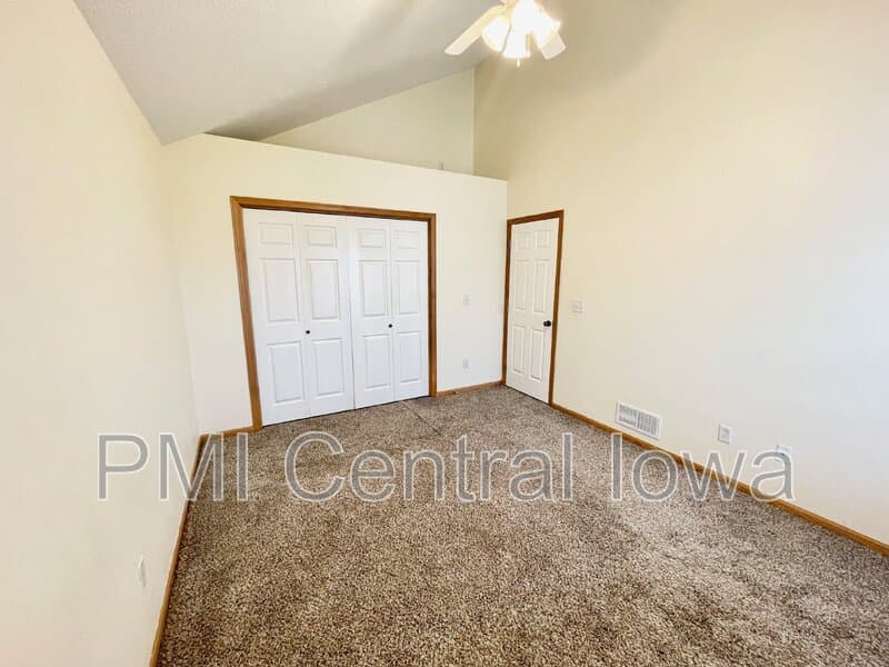 Ankeny Townhome: 1262 SE Village View Ln