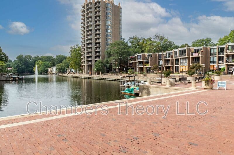 Reston House: 11475 Washington Plz W