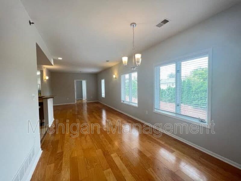 Birmingham Condo: 2727 E Maple Rd