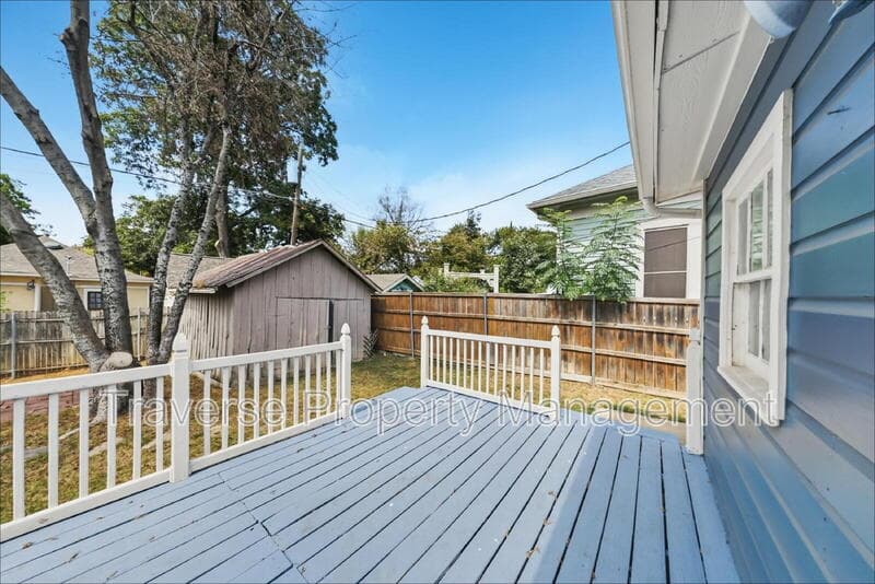 Fort Worth House: 1816 Washington Ave