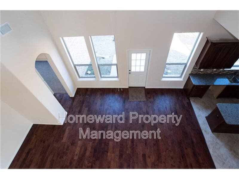 Irving House: 4004 Hanaa Court