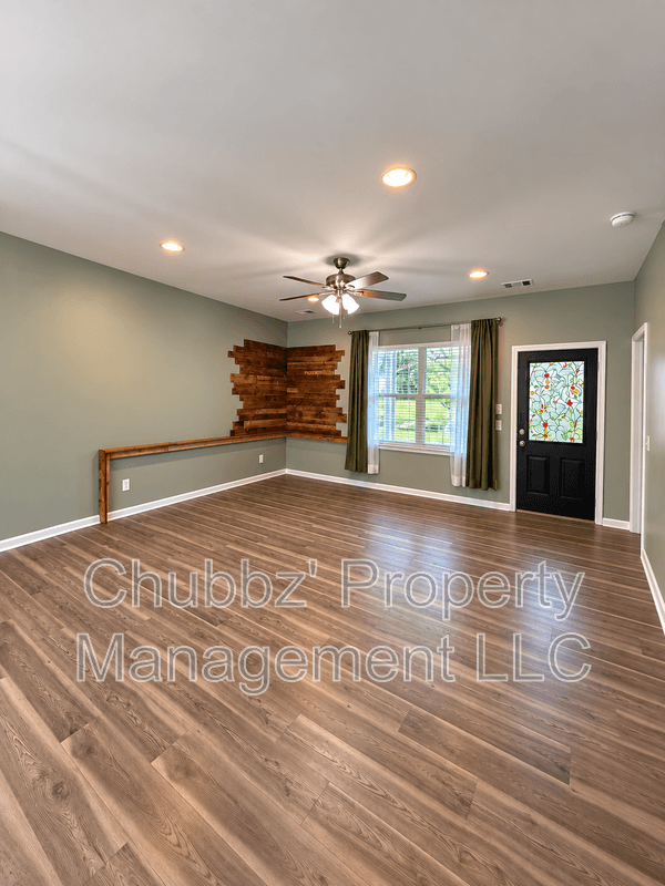 Beaufort House: 21 Seneca Way