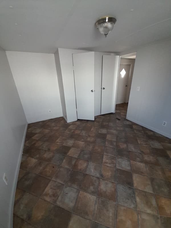SUMTER House: 4627 Blanche Rd