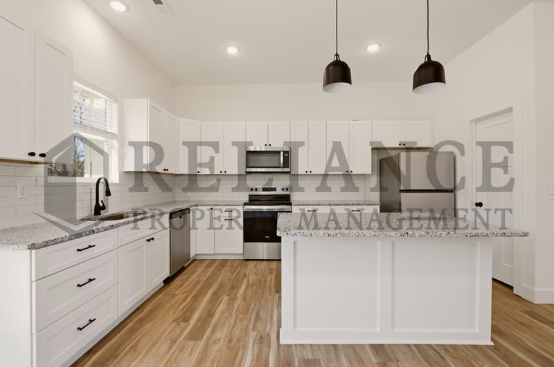 Valley Center House: 501 E Elmwood St