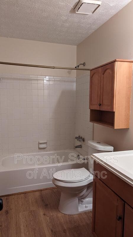 Decatur House: 4341 Old Lake Dr
