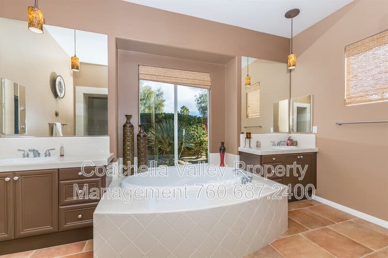 Palm Desert House: 26 Calle Lantana