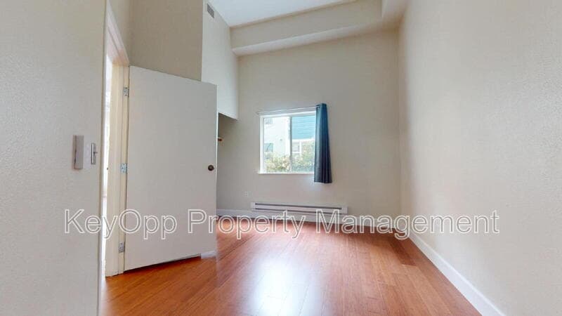 San Francisco Condo: 135 Valencia Street