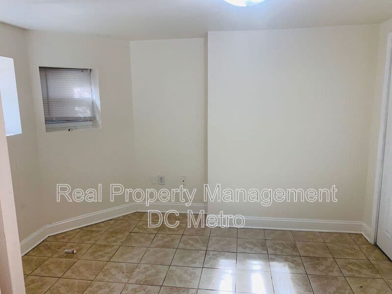 Washington Townhome: 117 W St. NW