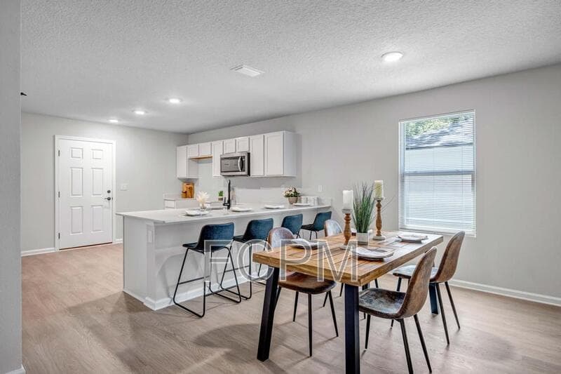 Jacksonville House: 5460 Amazon Ave