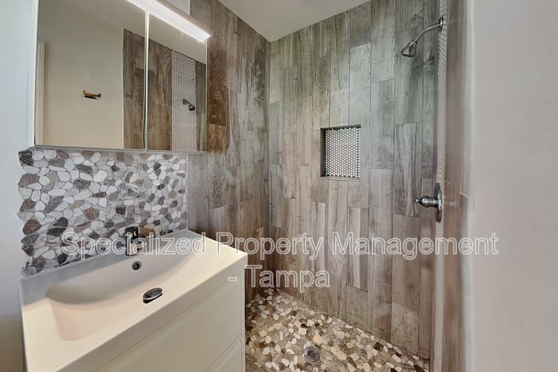 Tampa House: 311 W Fern St