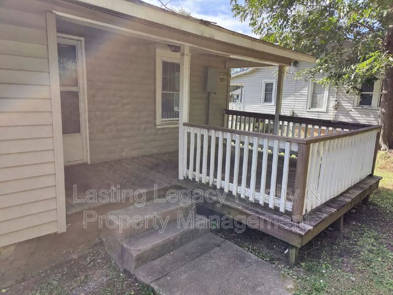 Winston Salem House: 2713 Old Greensboro rd