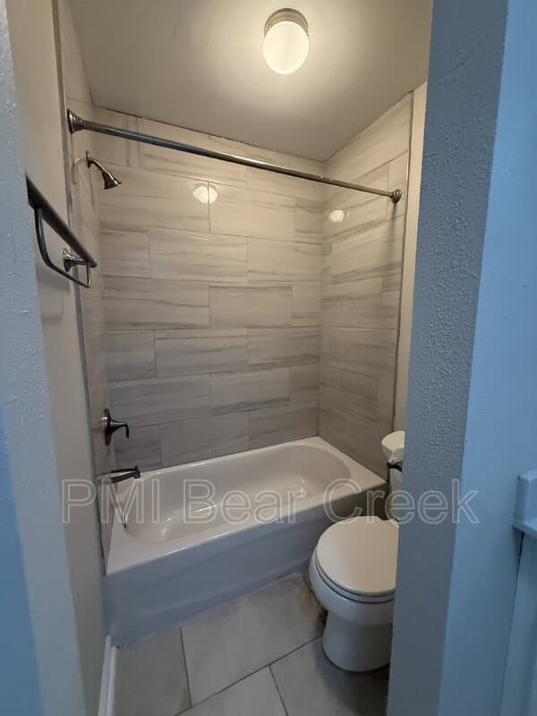 Houston Condo: 1824 Thonig Road