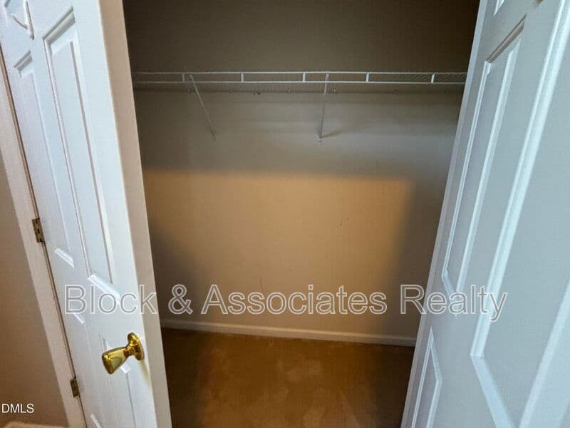 Raeford House: 337 Americana Dr