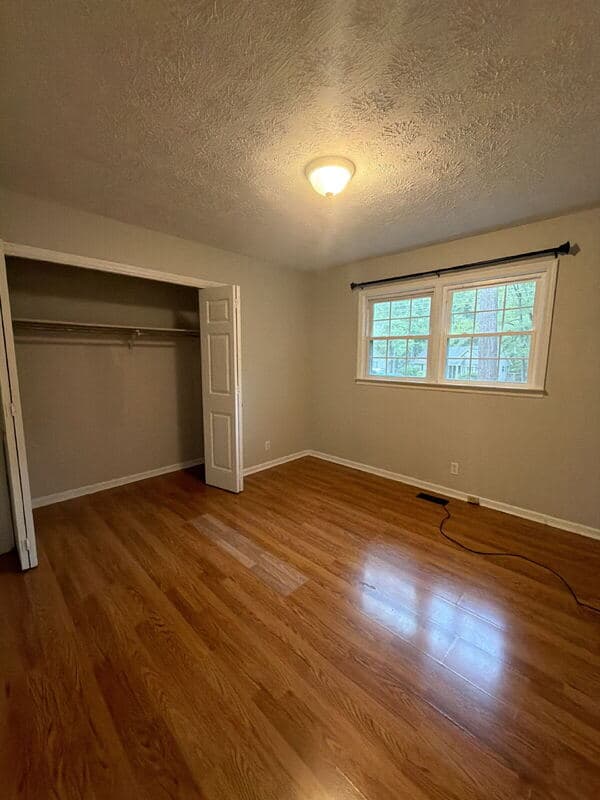 Macon House: 1121 Santa Fe Trail