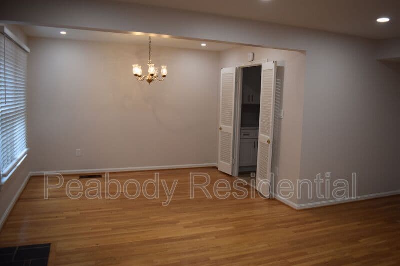 Alexandria House: 1013 N Vail St