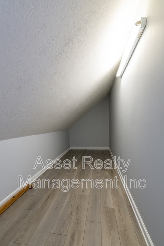 Knoxville House: 1217 Dreamview Lane
