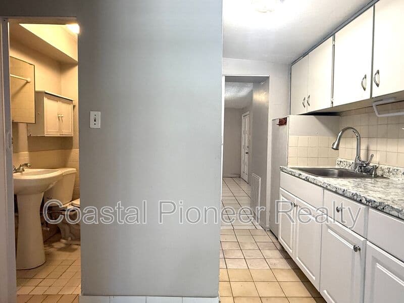 Tampa Condo: LO - 2106 N Himes Ave #3