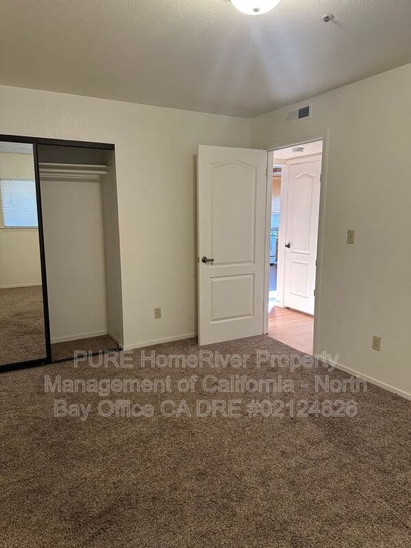 Ukiah Condo: 915 S Oak St